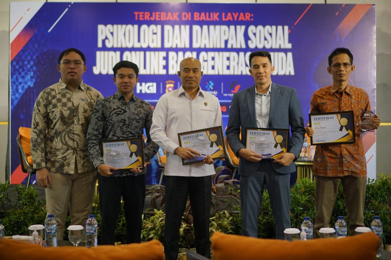 HGI dan Polda Sumbar menggelar seminar literasi digital di Padang untuk meningkatkan kesadaran generasi muda terhadap risiko dunia online.