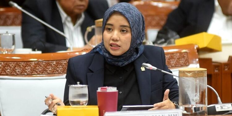 Cuaca Ekstrem di Tanah Suci, DPR Ingatkan Risiko Heatstroke bagi Jemaah Haji