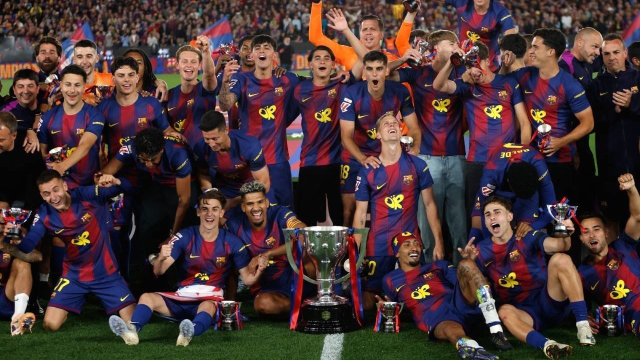 Barcelona memastikan gelar juara La Liga setelah mengalahkan Real Madrid di Camp Nou, Senin (11/5/2026) dini hari WIB. (Foto: AP Photo/Joan Monfort)