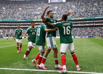 Meksiko membuka Piala Dunia 2026 dengan kemenangan 2-0 atas Afrika Selatan dalam laga penuh drama dan catatan bersejarah.